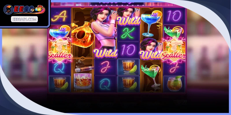 Không gian đêm quầy bar sôi động quy tụ vô số biểu tượng ly rượu đẹp mắt